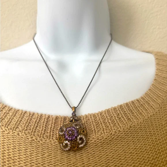 Elegant Gold and Purple Pendant Necklace - Picture 2 of 2